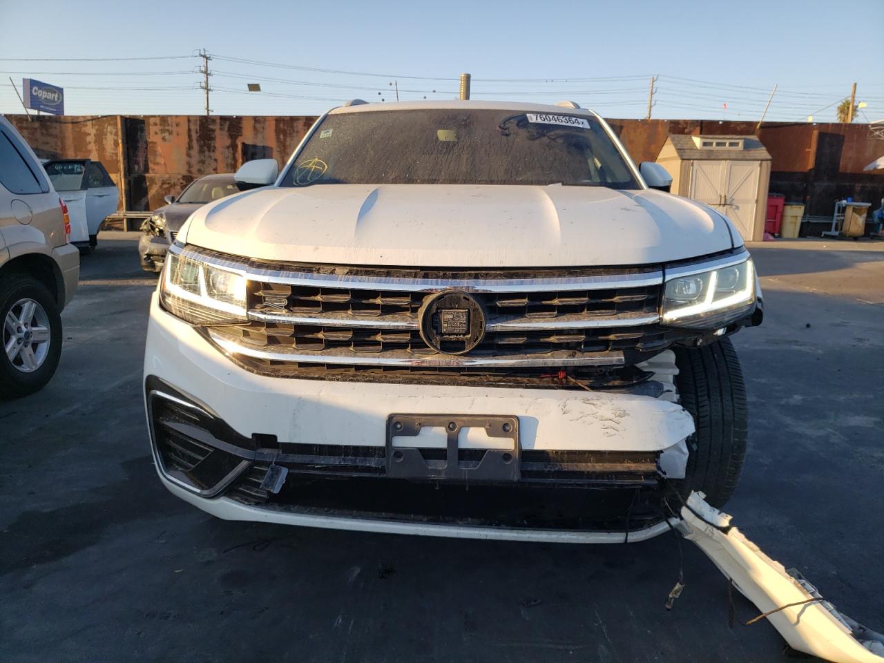 1V2SC2CA7NC203228 2022 Volkswagen Atlas Cross Sport Sel R-Line