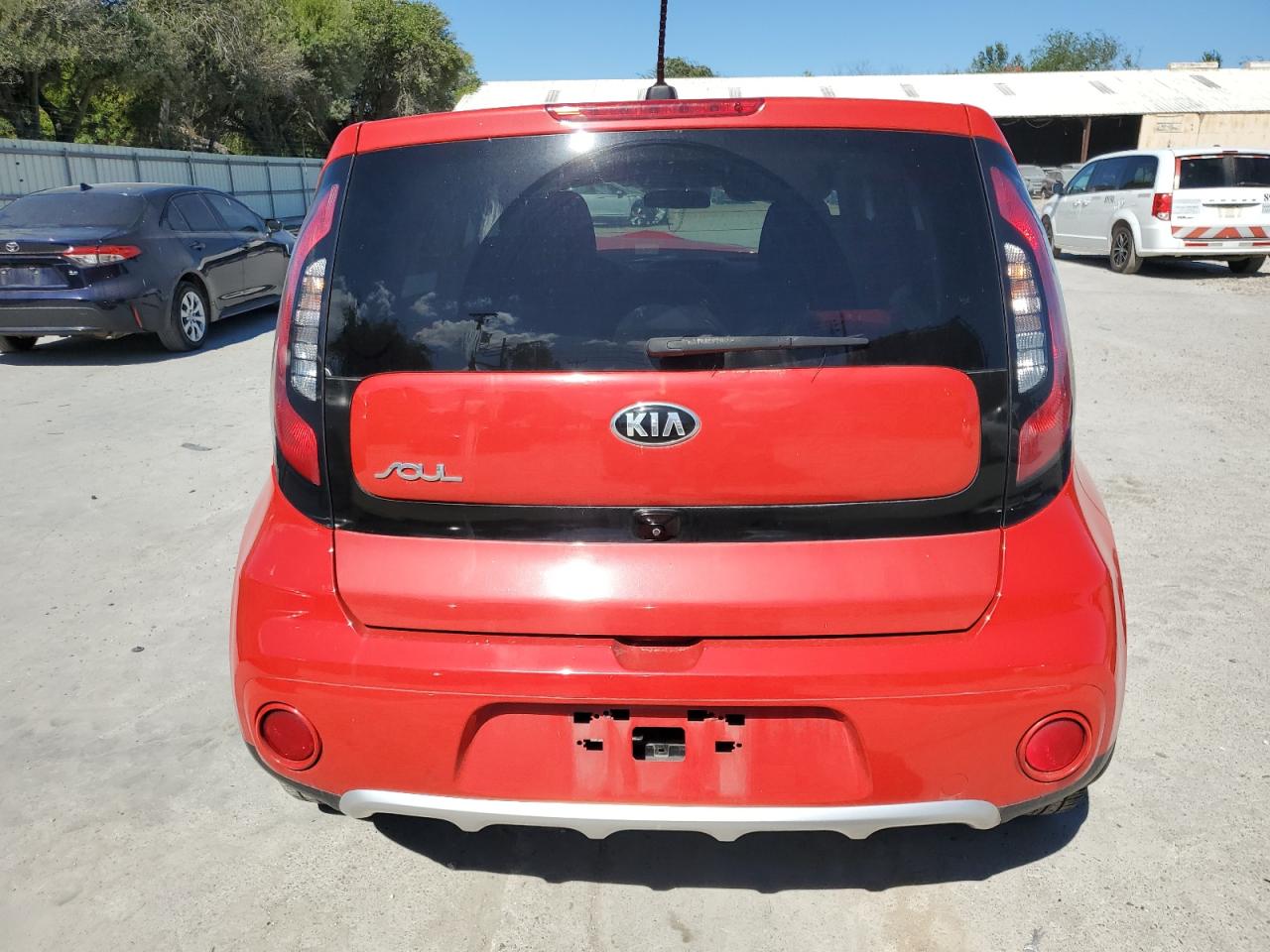 2018 Kia Soul + VIN: KNDJP3A5XJ7589871 Lot: 77962804