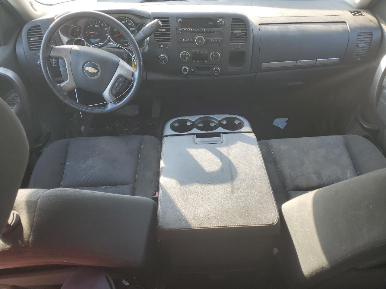 2013 Chevrolet Silverado - Image 8
