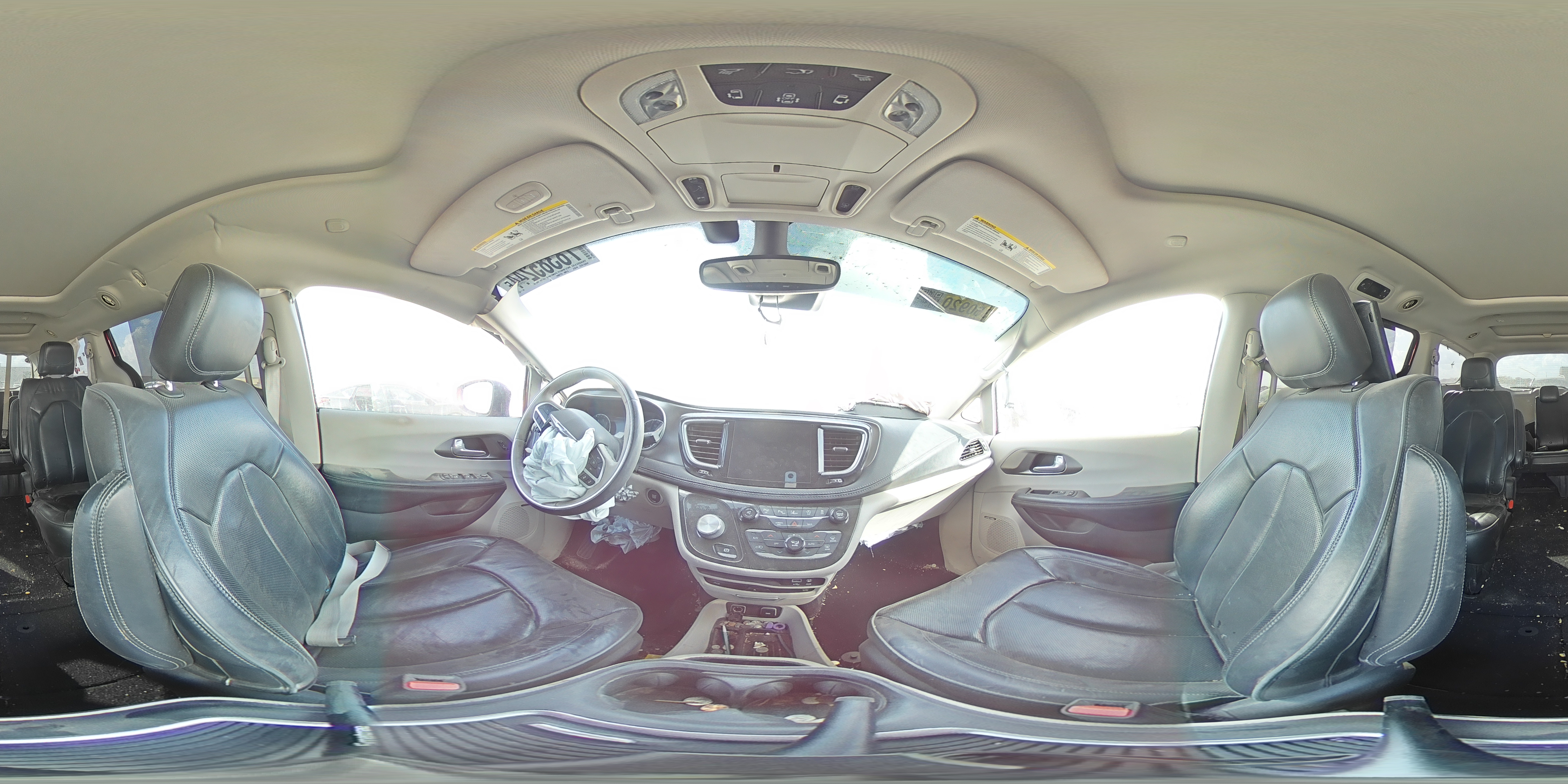 2017 Chrysler Pacifica - Image 13
