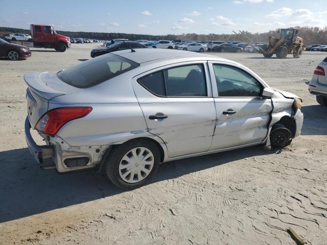  NISSAN VERSA 2018 Серебристый