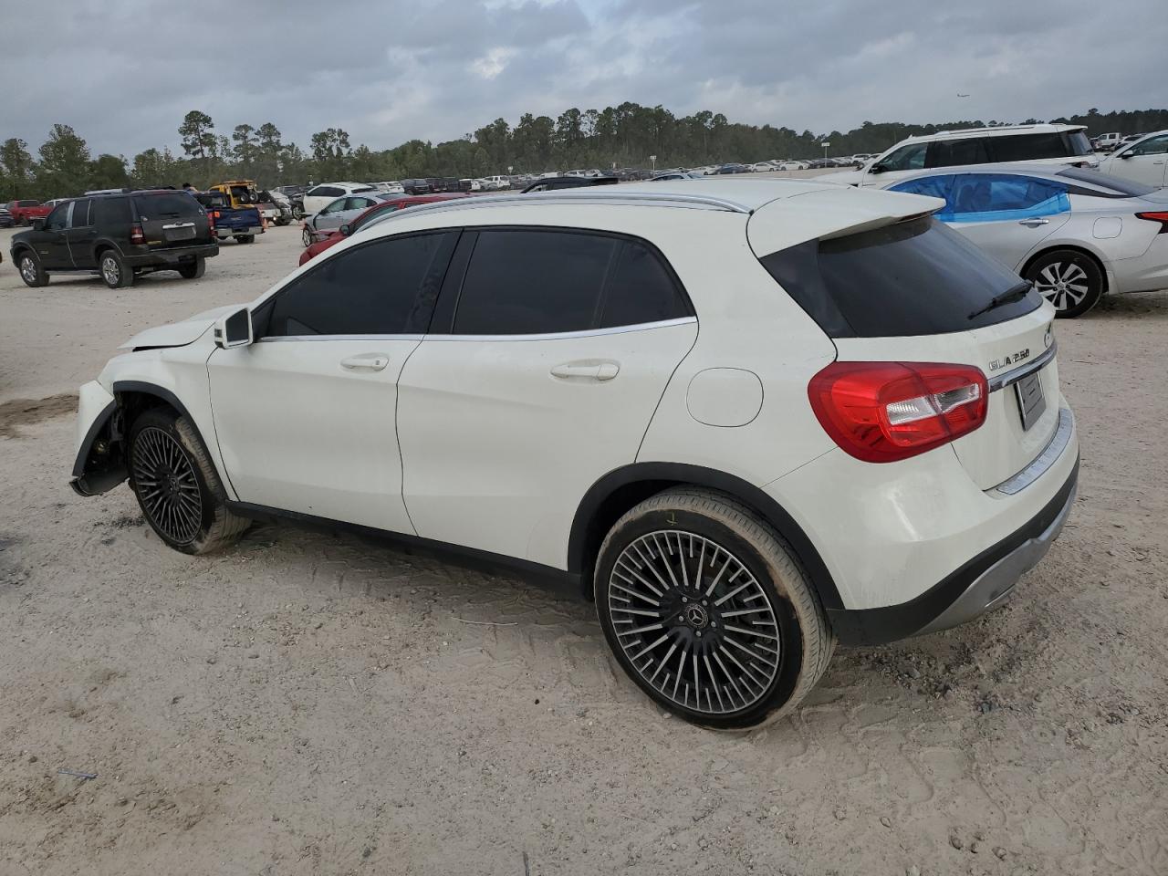 2018 Mercedes-Benz GLA-klasse - Image 2