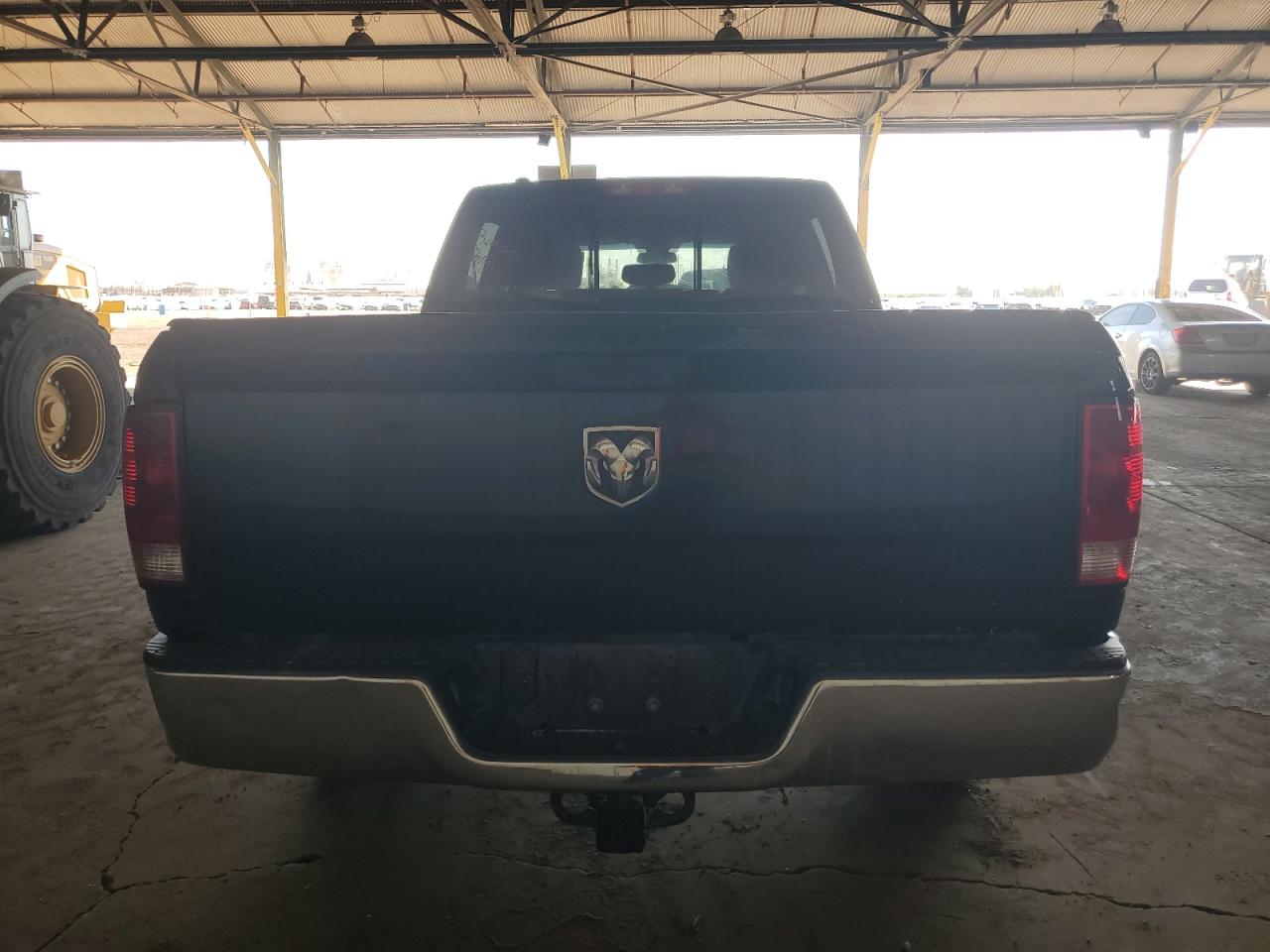 1C6RR6TT5HS661875 2017 Ram 1500 Slt