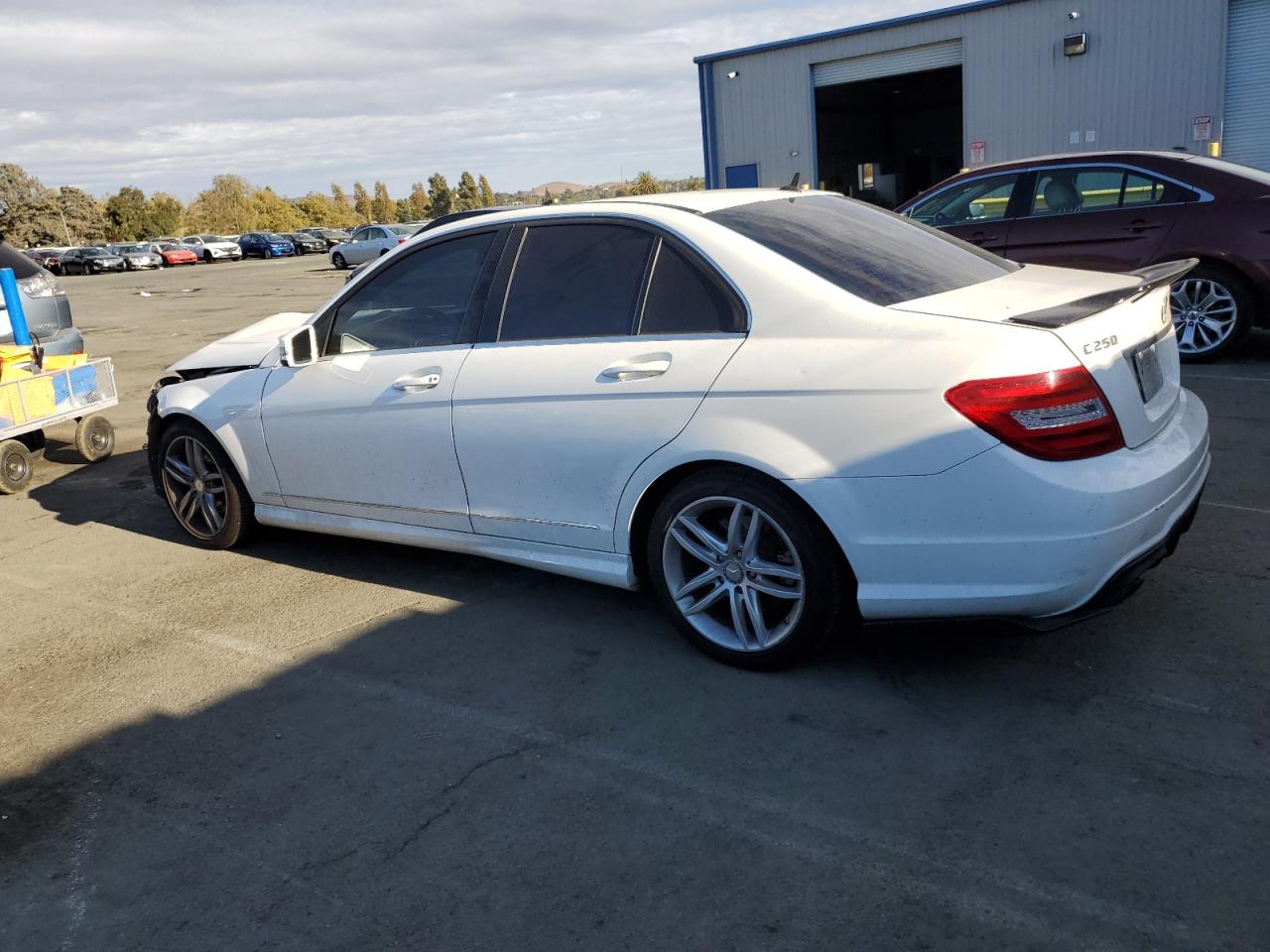 VIN WDDGF4HBXEA965224 2014 MERCEDES-BENZ C-CLASS no.2