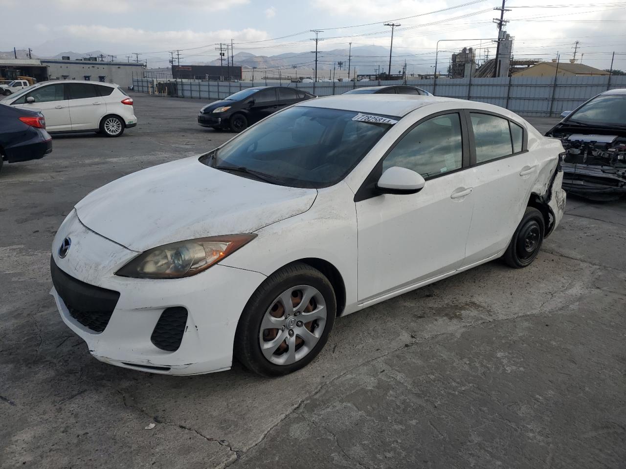 2013 Mazda 3 I na sprzedaż w Sun Valley, CA - Rear End