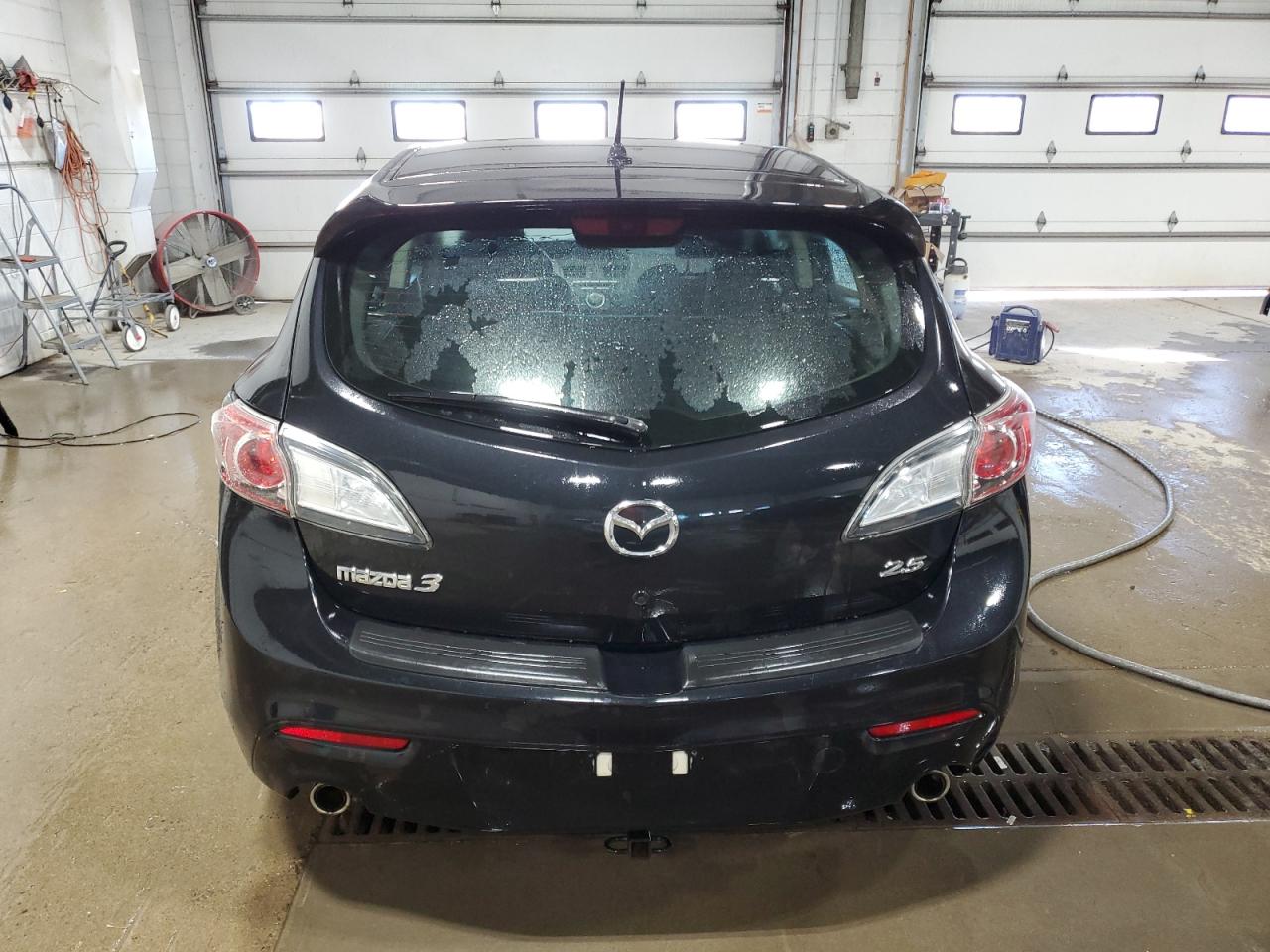 2011 Mazda 3 S VIN: JM1BL1K65B1372776 Lot: 73537104