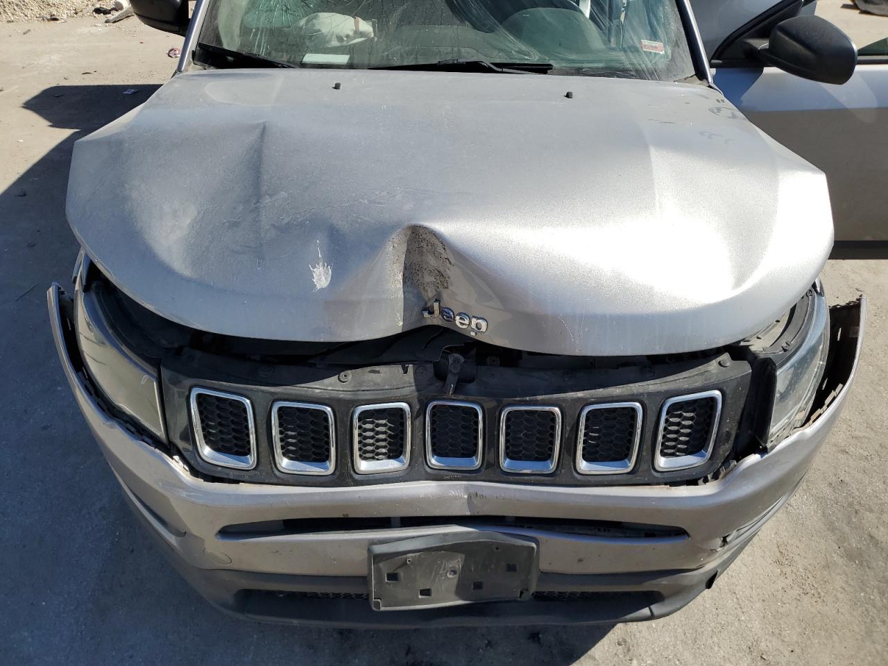 2018 Jeep Compass - Image 13