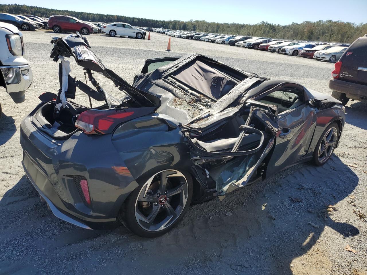 2019 Hyundai Veloster - Image 3