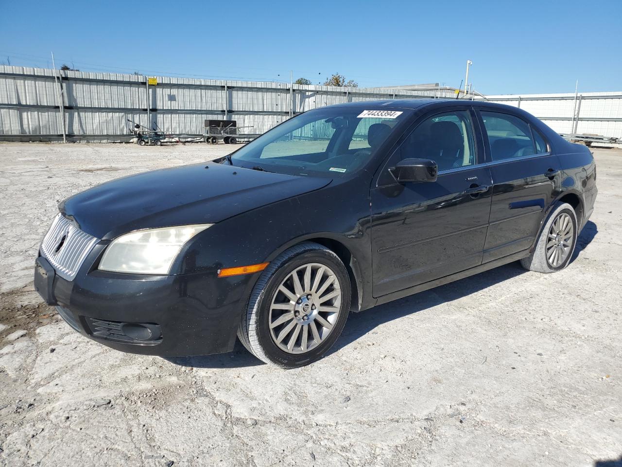 2009 Mercury Milan - Image 1