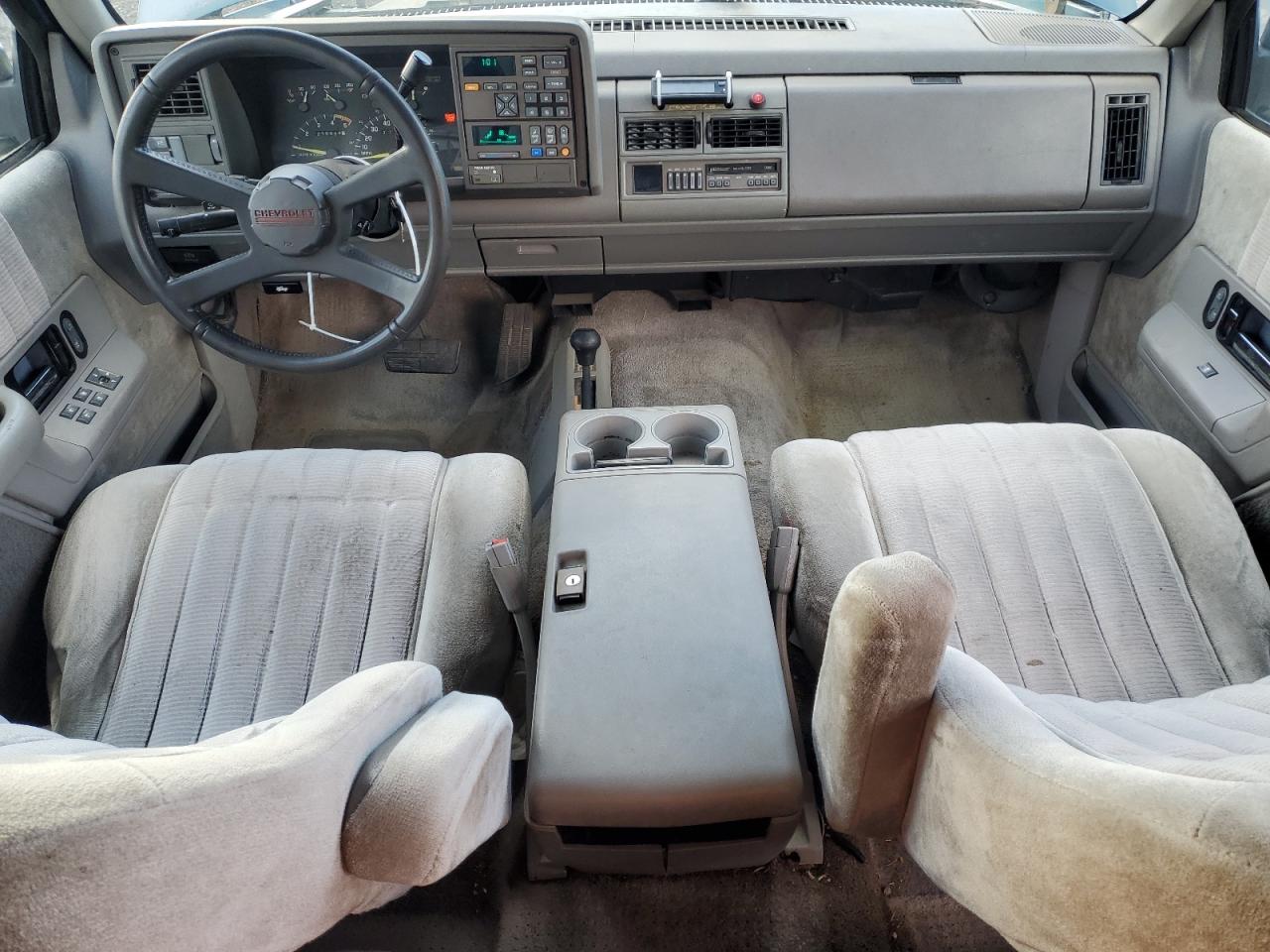 1GNFK16K0PJ385381 1993 Chevrolet Suburban K1500