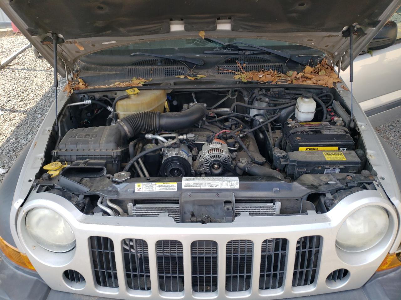 2007 Jeep Liberty (North America) - Image 12