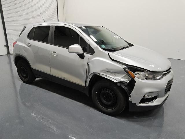  CHEVROLET TRAX 2018 Srebrny