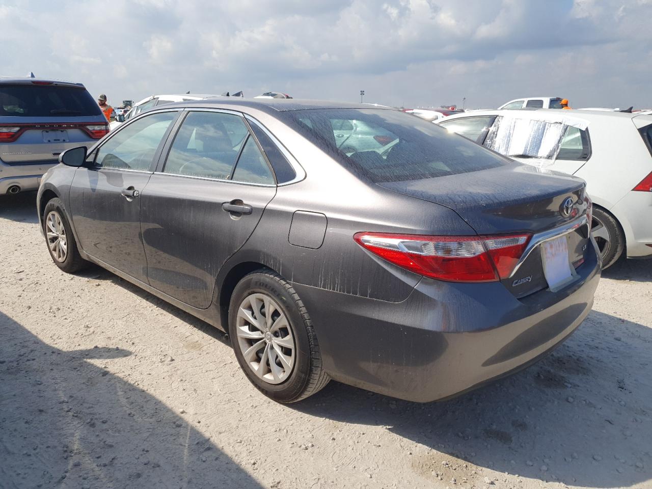 VIN 4T1BF1FKXHU670662 2017 TOYOTA CAMRY no.2