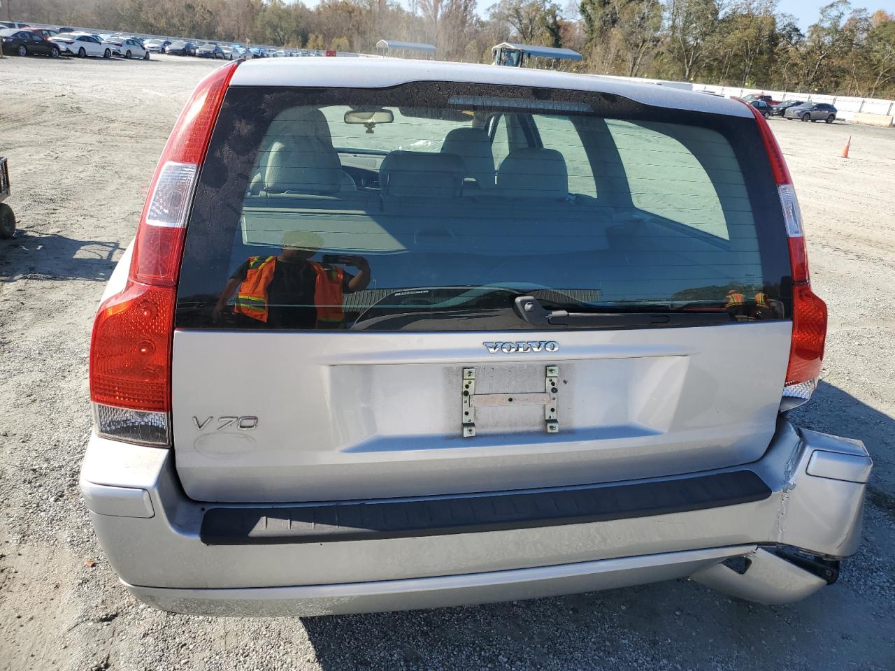 2005 Volvo V70 - Image 6