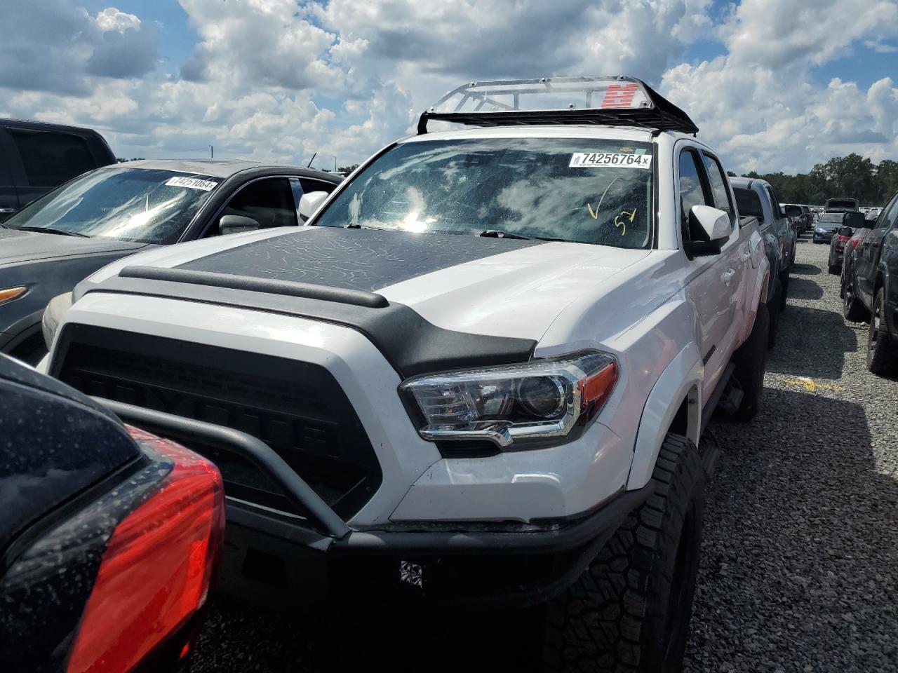 2018 Toyota Tacoma - Image 5