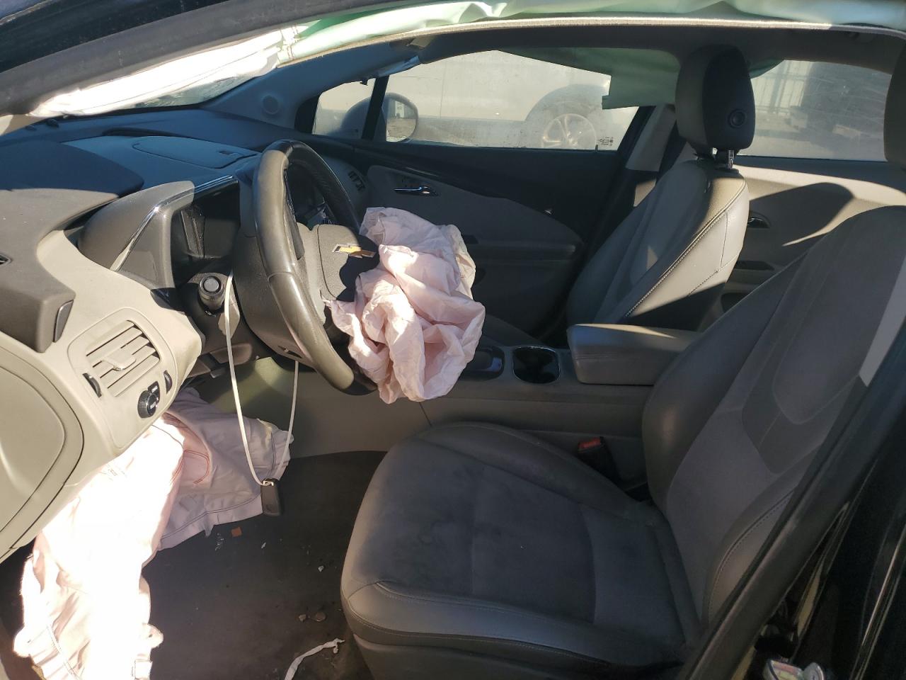 2015 Chevrolet Volt - Image 7