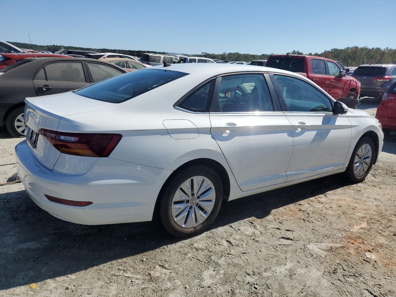 2019 Volkswagen Jetta - Image 3