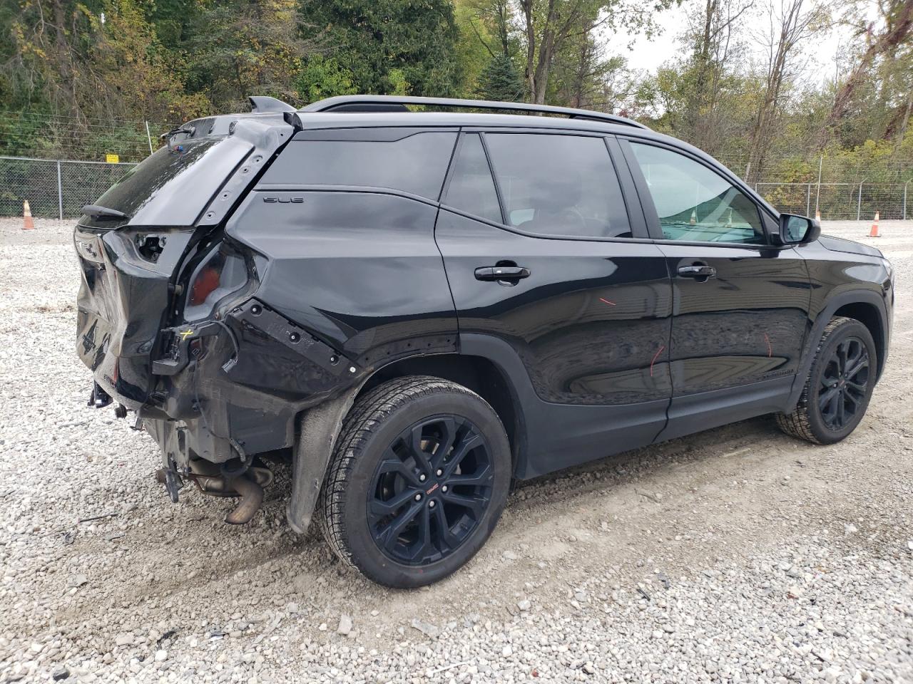 2022 GMC Terrain - Image 3