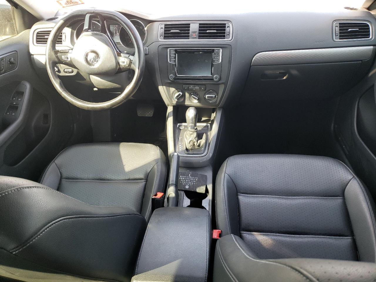 3VWDB7AJXJM260932 2018 Volkswagen Jetta Se