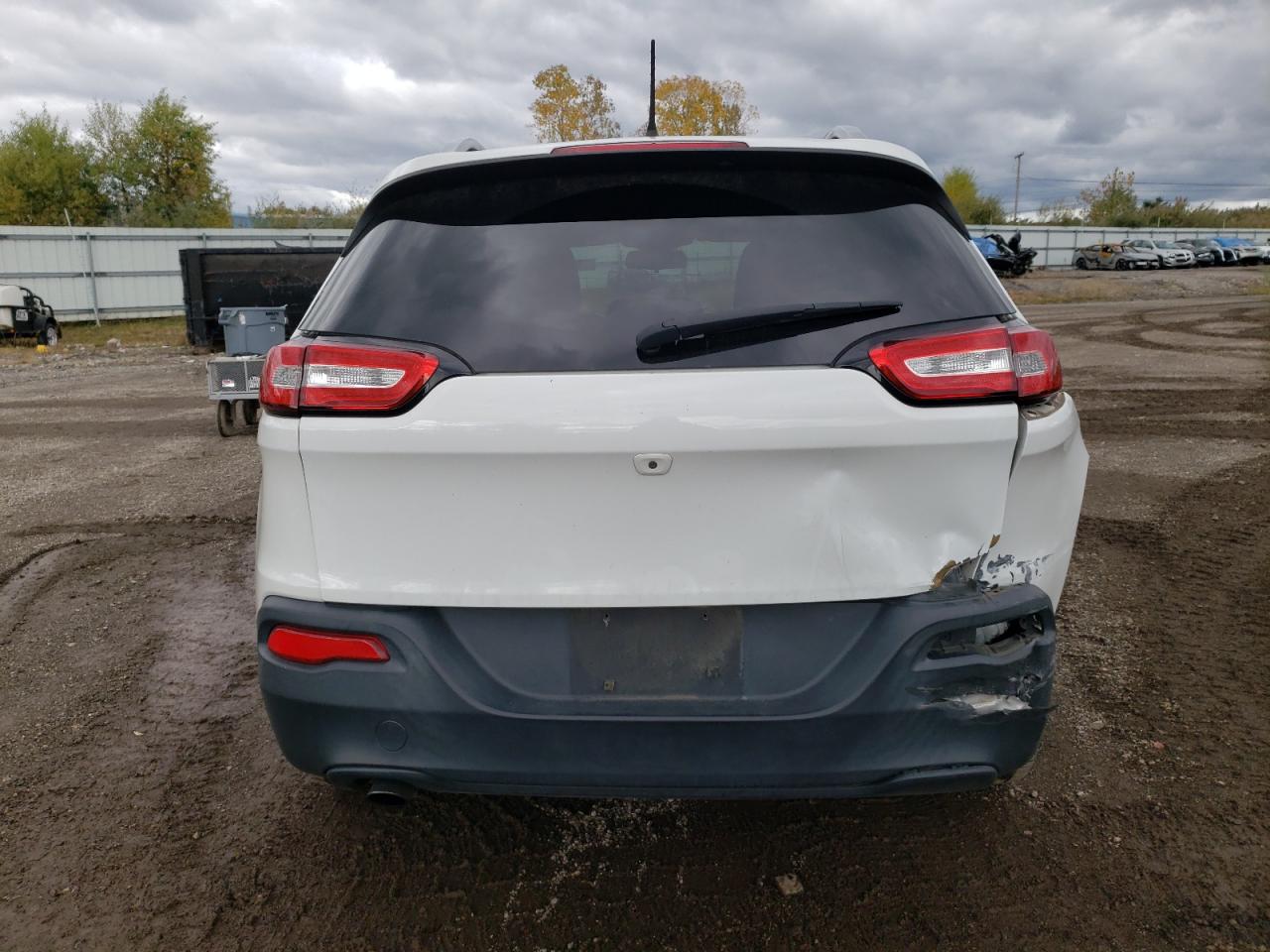 2016 Jeep Cherokee Latitude VIN: 1C4PJLCB9GW167779 Lot: 76467214