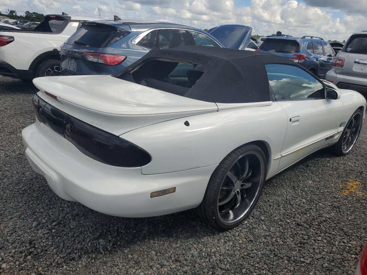 2001 Pontiac Firebird - Image 3