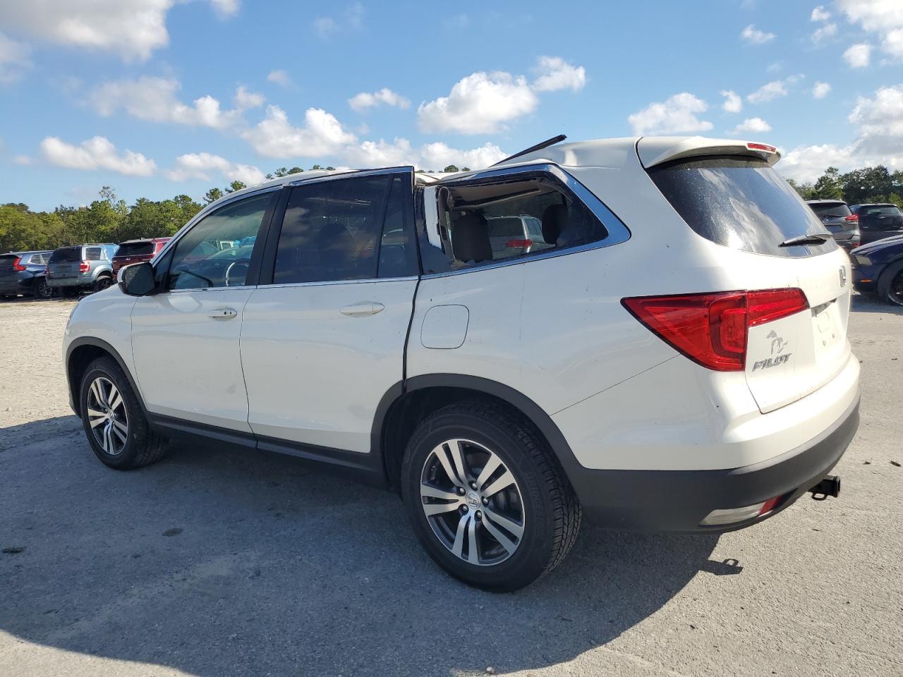 2017 Honda Pilot - Image 2