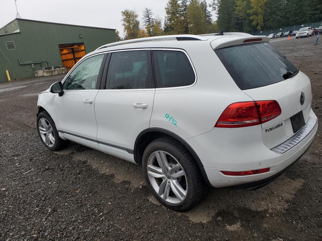 WVGEF9BP6DD01089 2013 Volkswagen Touareg V6