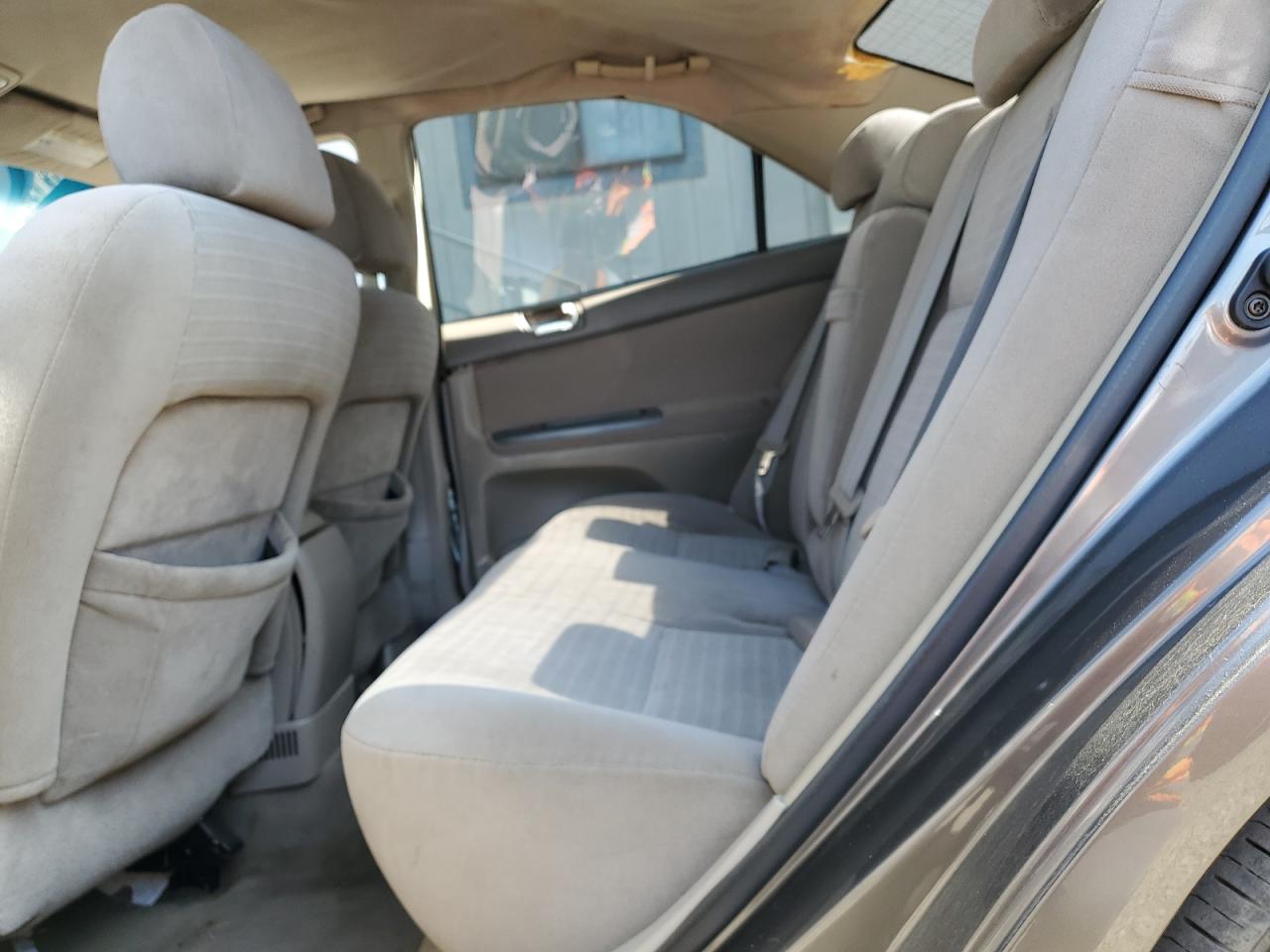 2005 Toyota Camry - Image 10