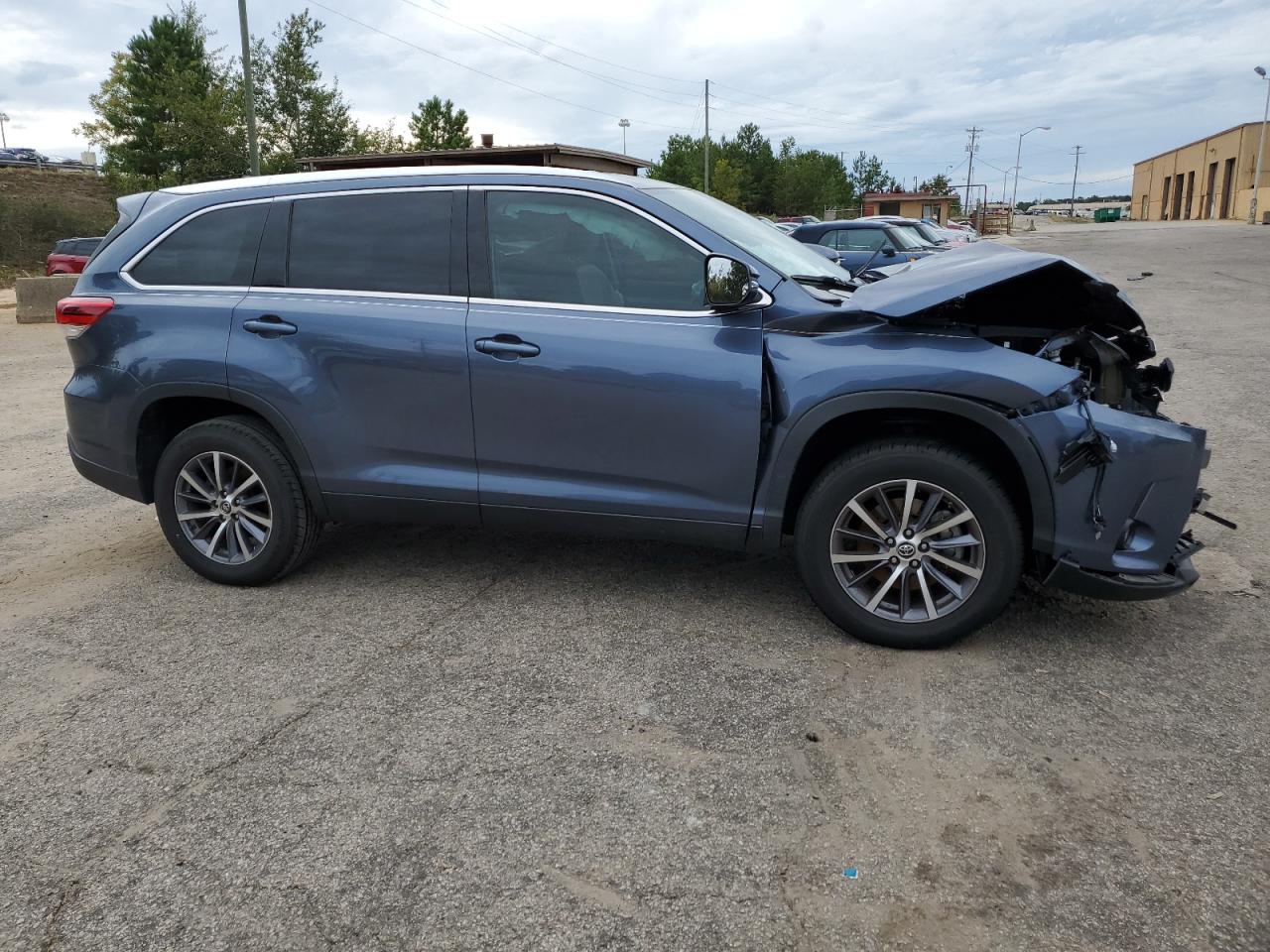 2019 Toyota Highlander - Image 4
