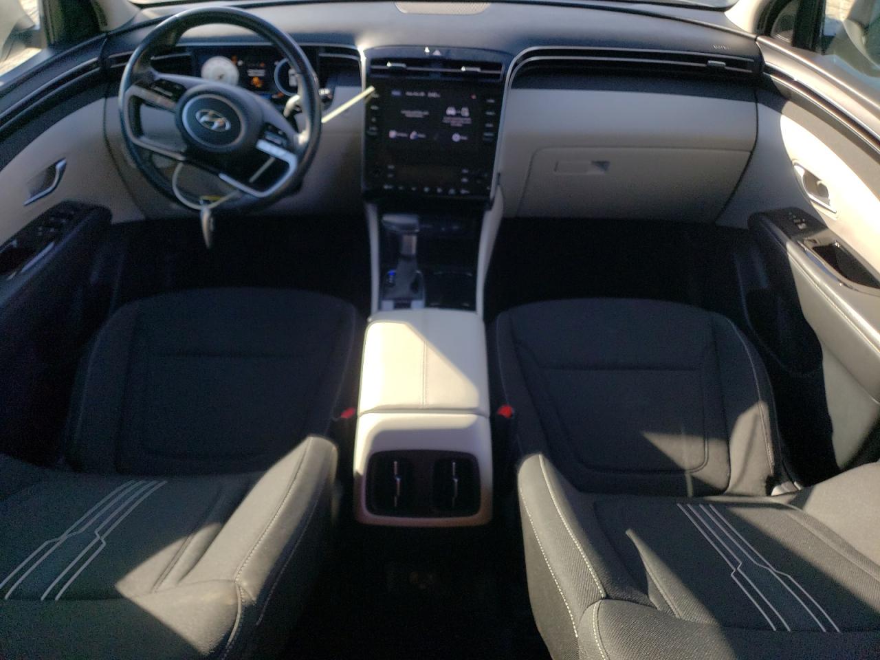 2022 Hyundai Tucson - Image 8