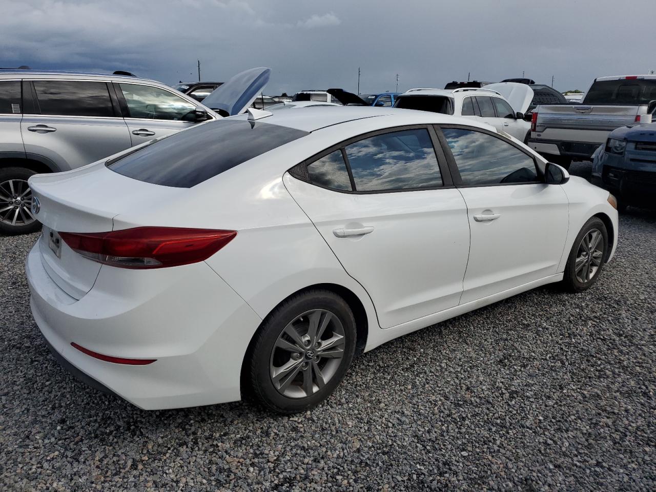 5NPD84LF1HH192013 2017 HYUNDAI ELANTRA - Image 1