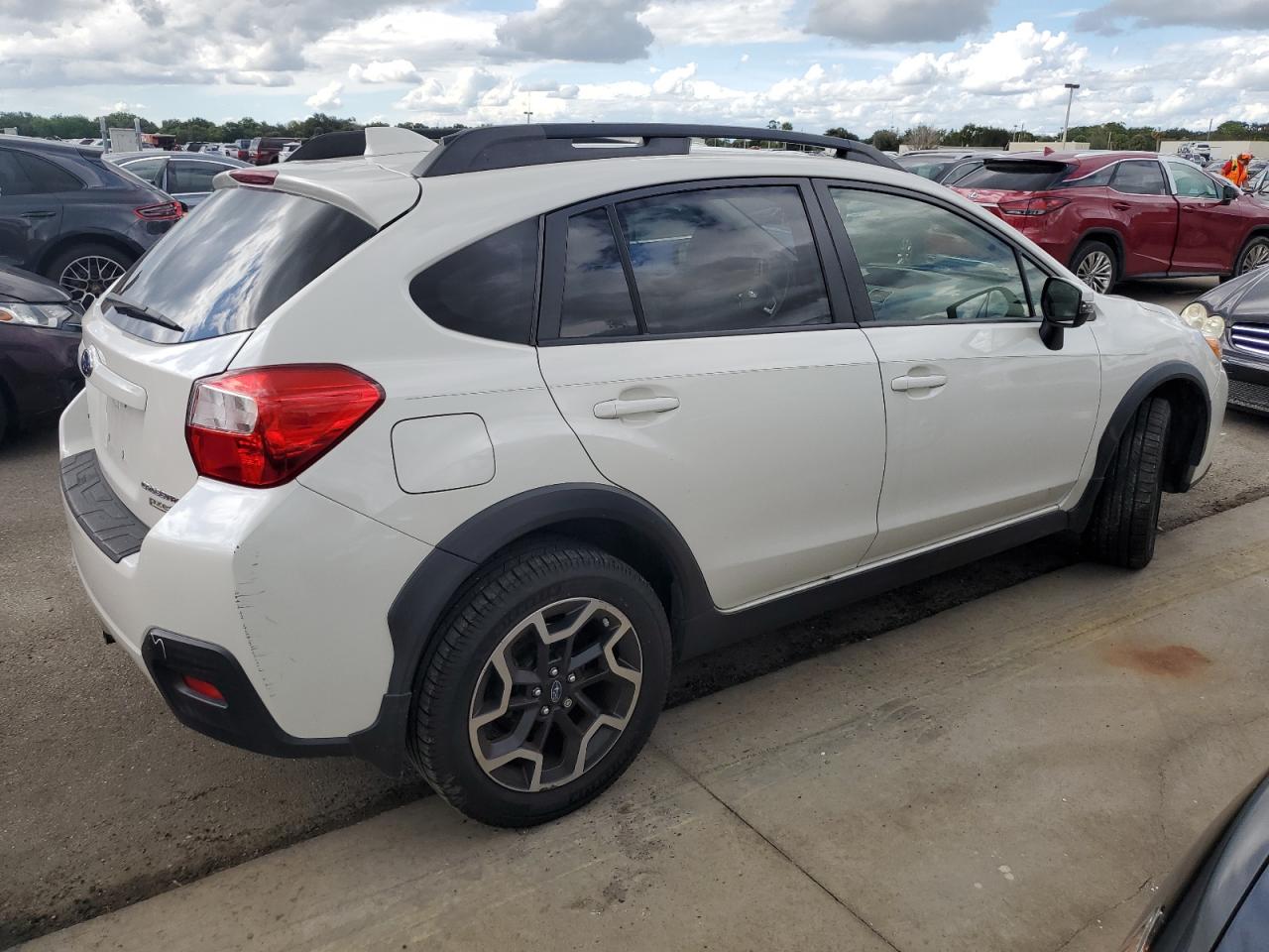2017 Subaru XV - Image 3