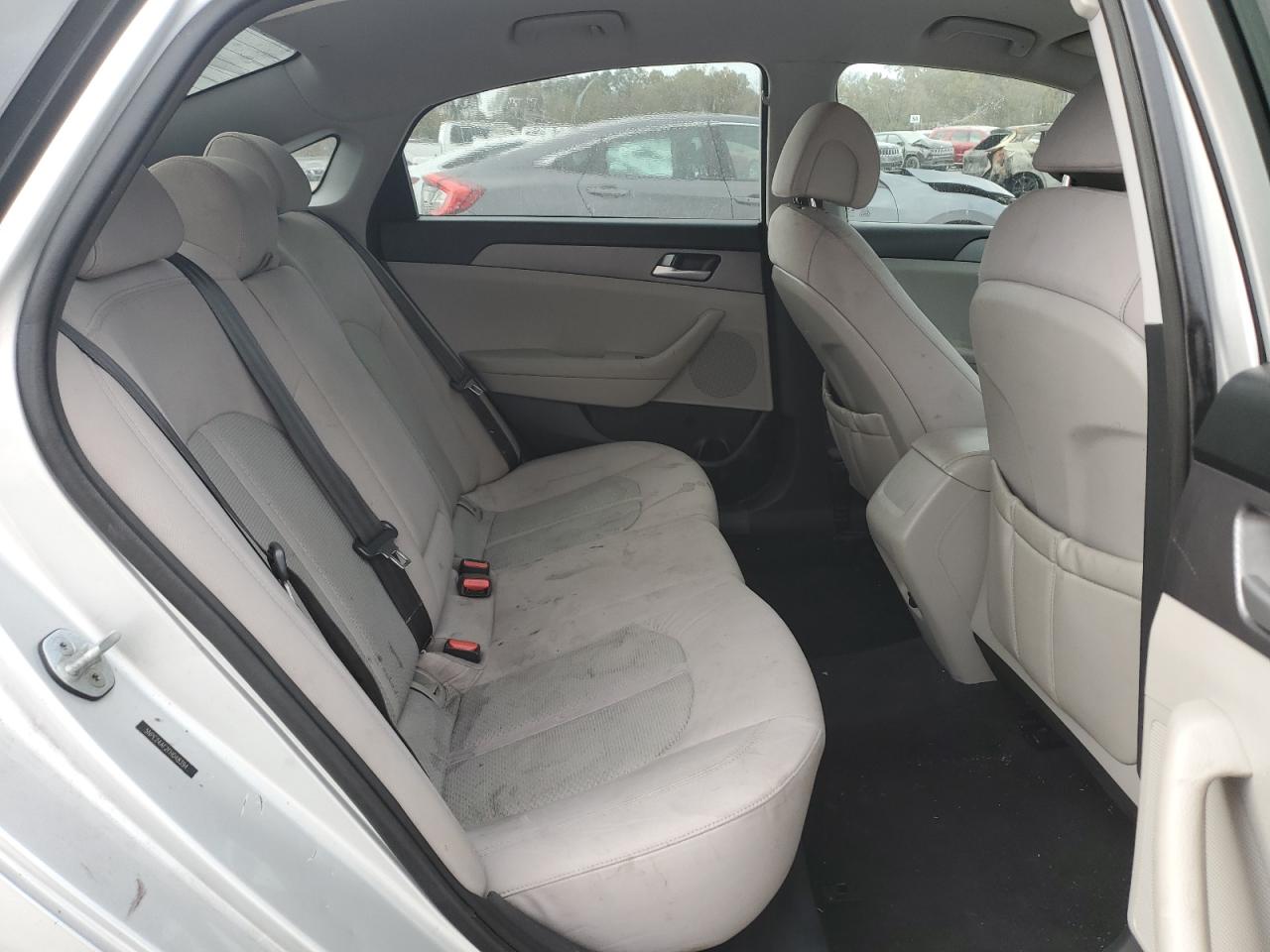 2015 Hyundai Sonata - Image 11