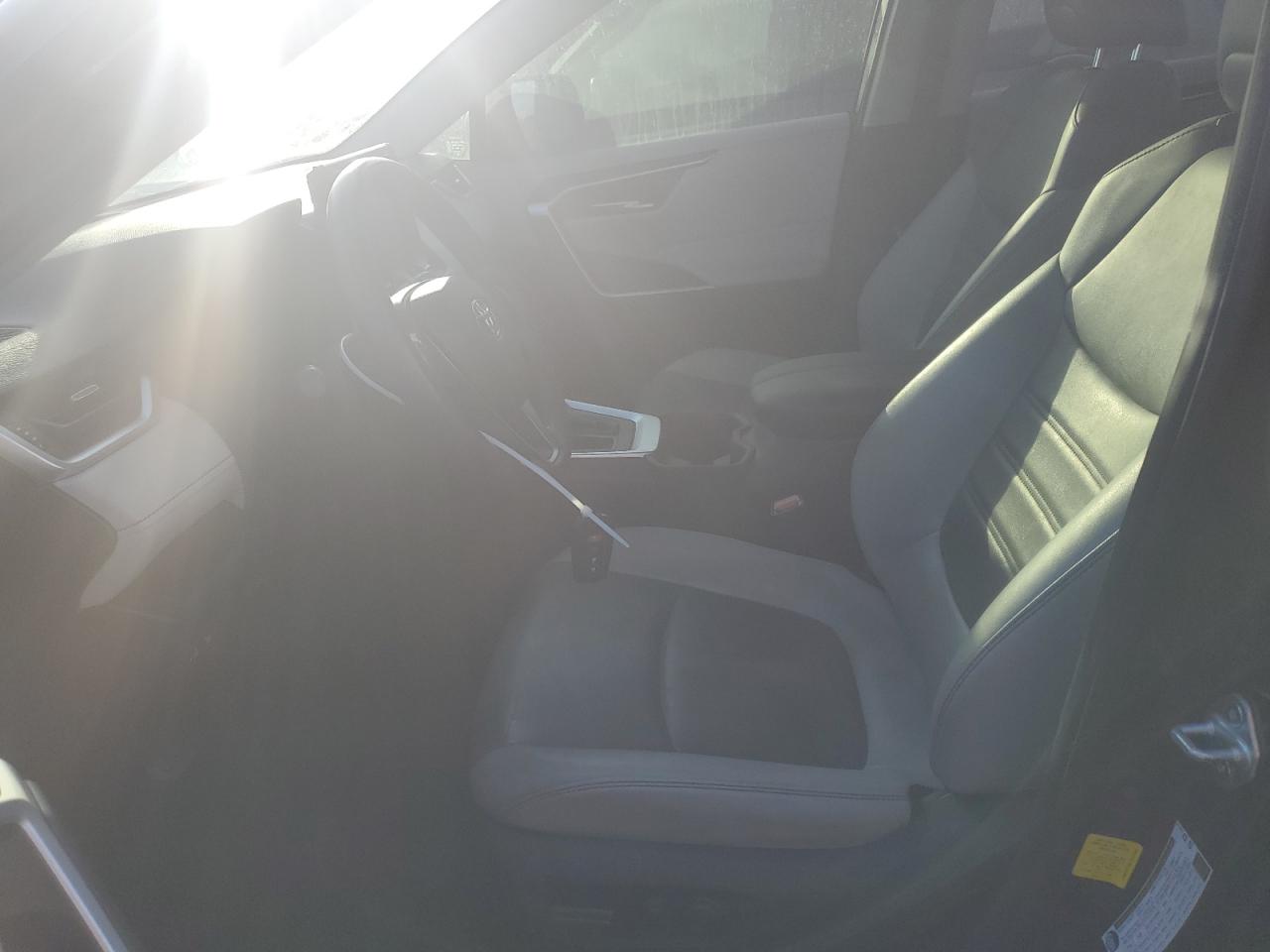 2020 Toyota Rav4 Xle Premium VIN: JTMC1RFV0LJ017283 Lot: 75342294