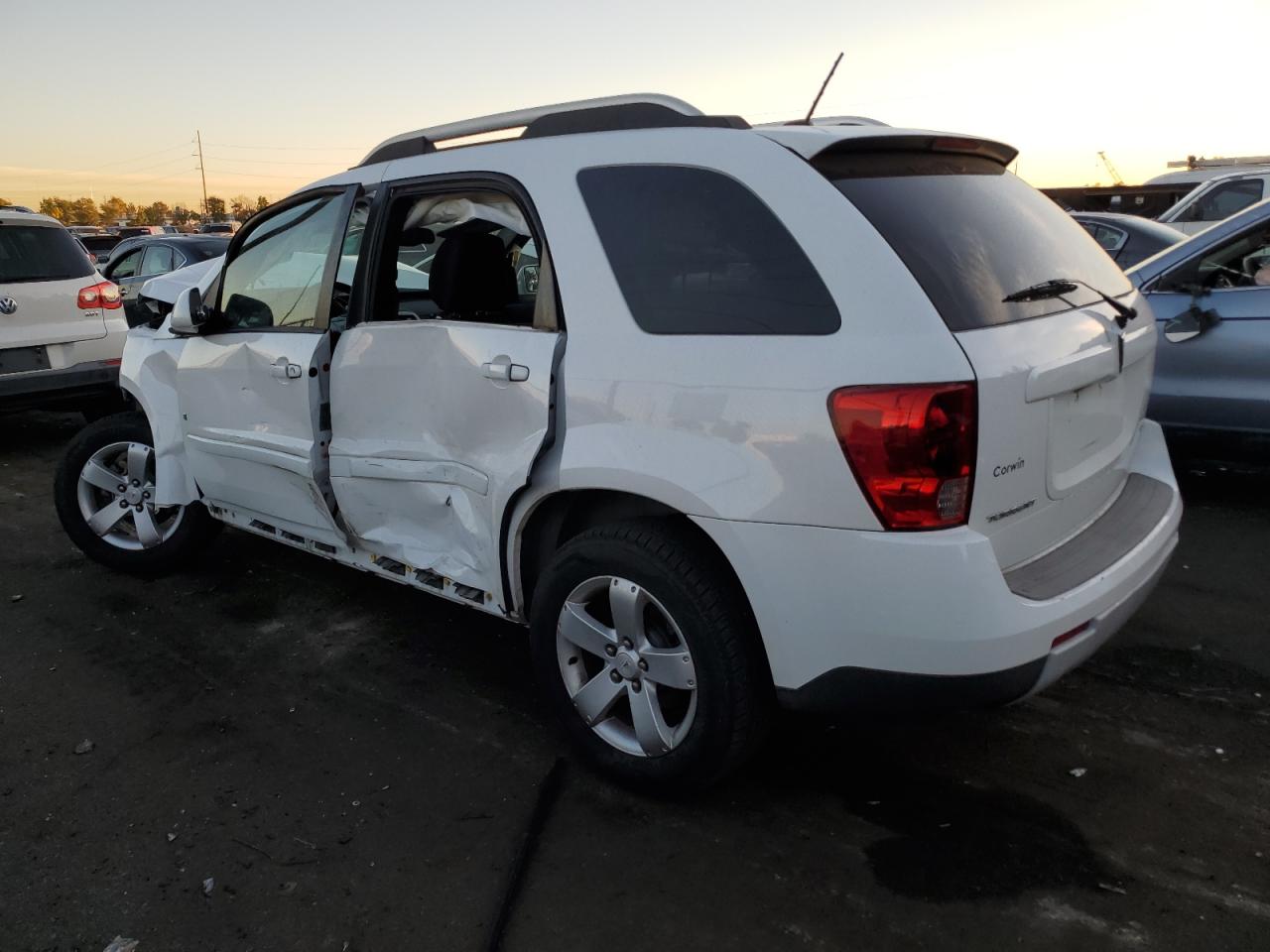 2009 Pontiac Torrent - Image 2