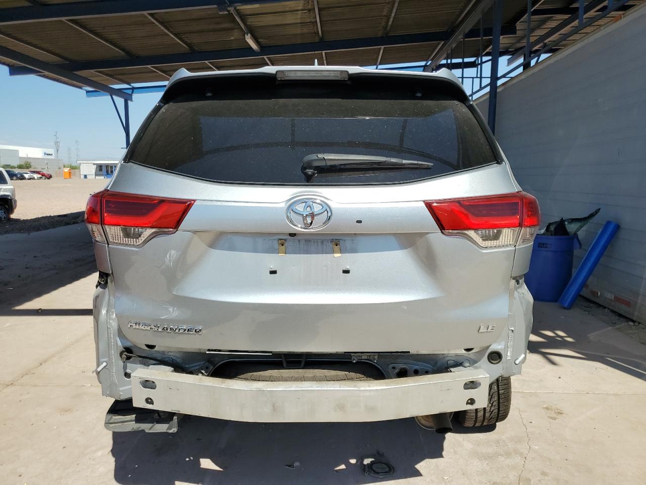 2018 Toyota Highlander Le VIN: 5TDZZRFH2JS285085 Lot: 72974094