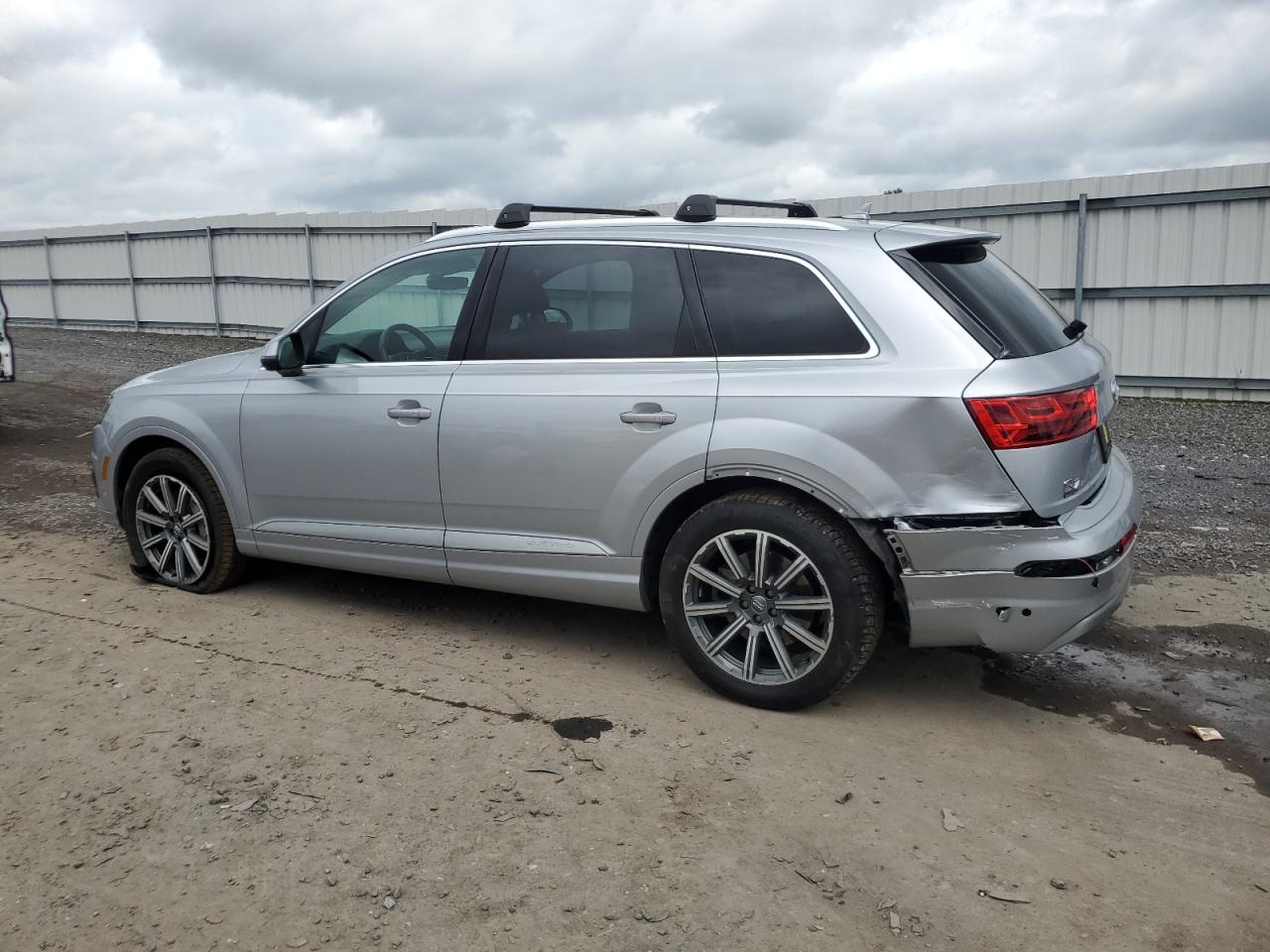 WA1LHAF77KD033308 2019 Audi Q7 Premium Plus