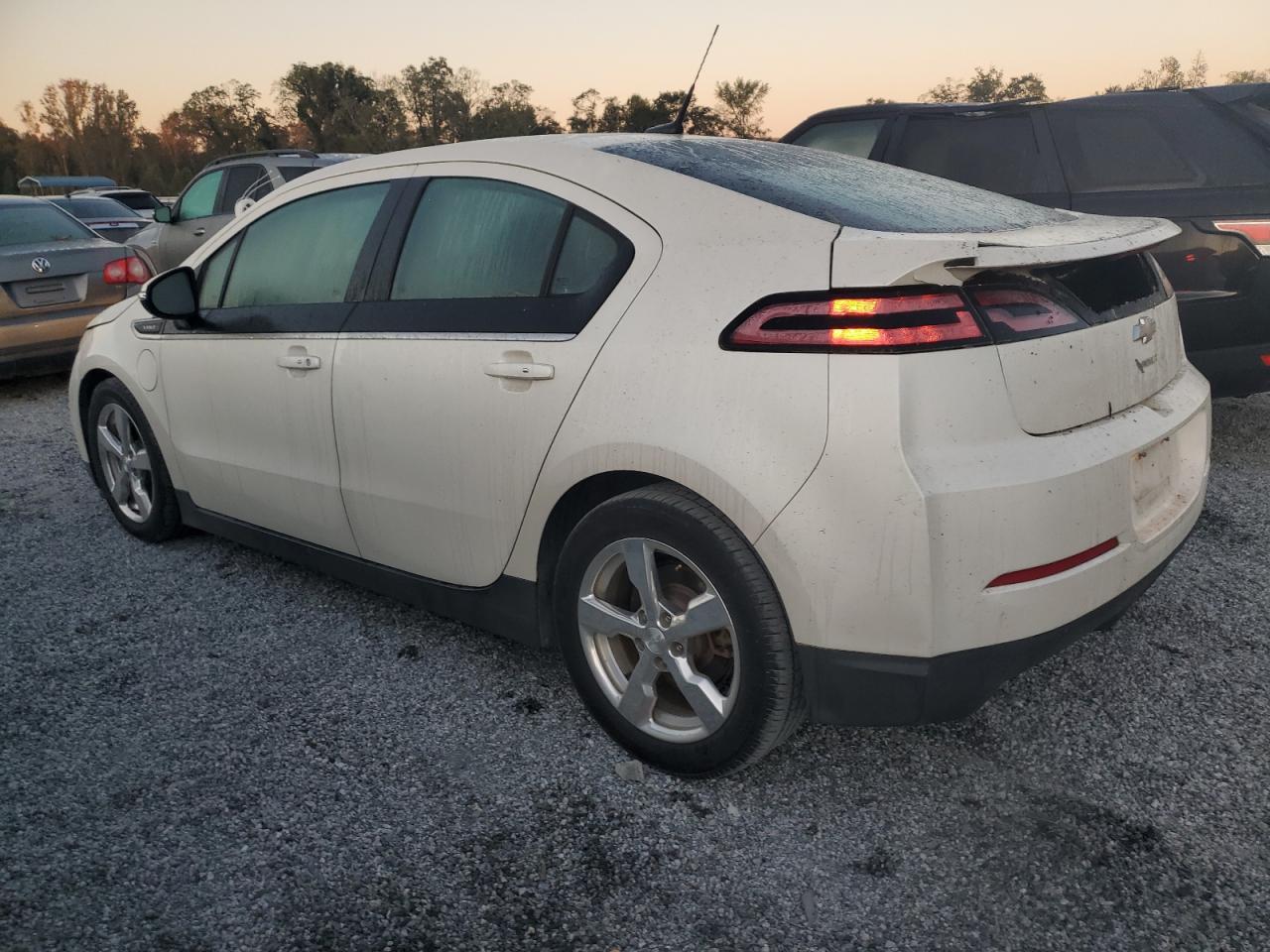 2013 Chevrolet Volt - Image 2
