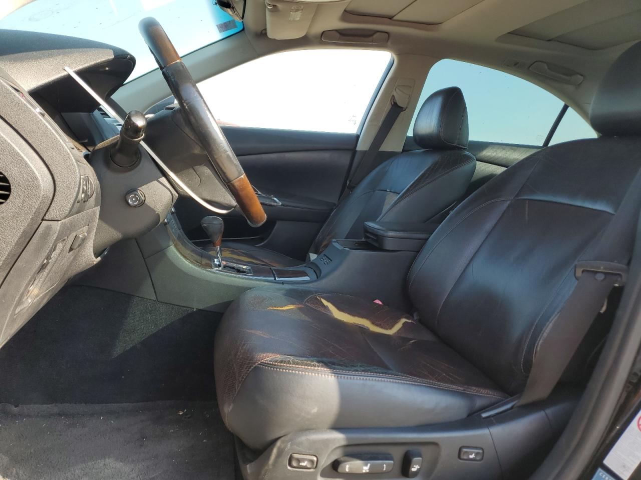 2011 Lexus ES - Image 7