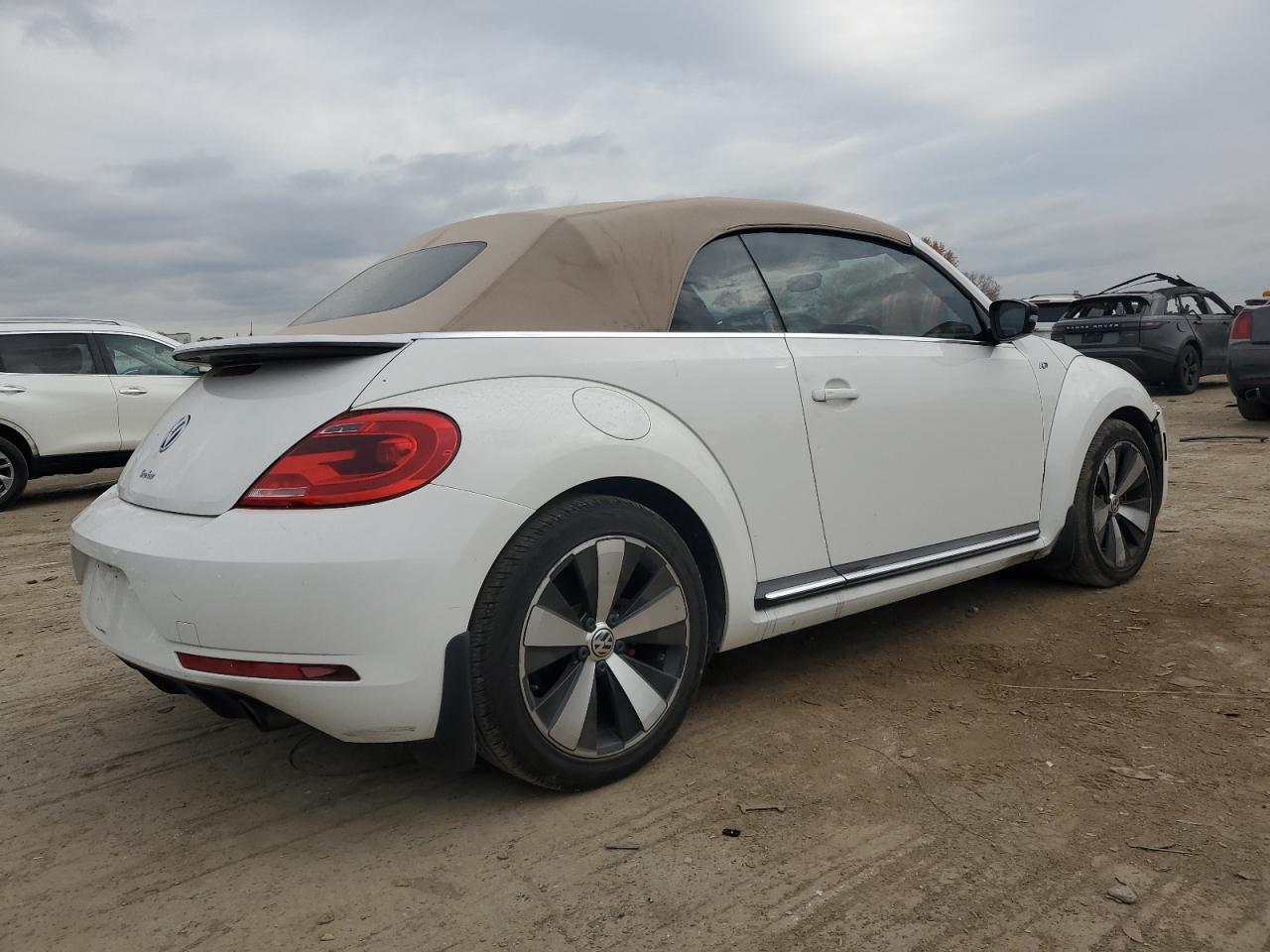 2014 Volkswagen Beetle - Image 3