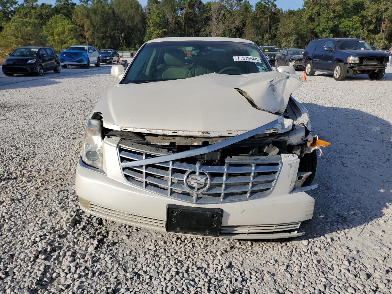 2009 Cadillac DTS - Image 5