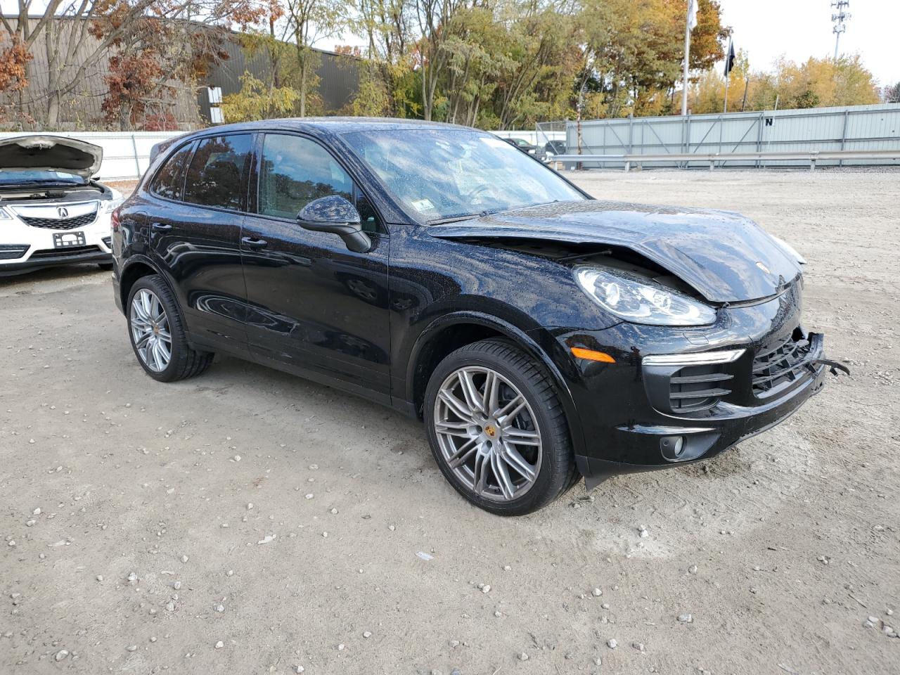 VIN WP1AA2A29HKA83228 2017 PORSCHE CAYENNE no.4