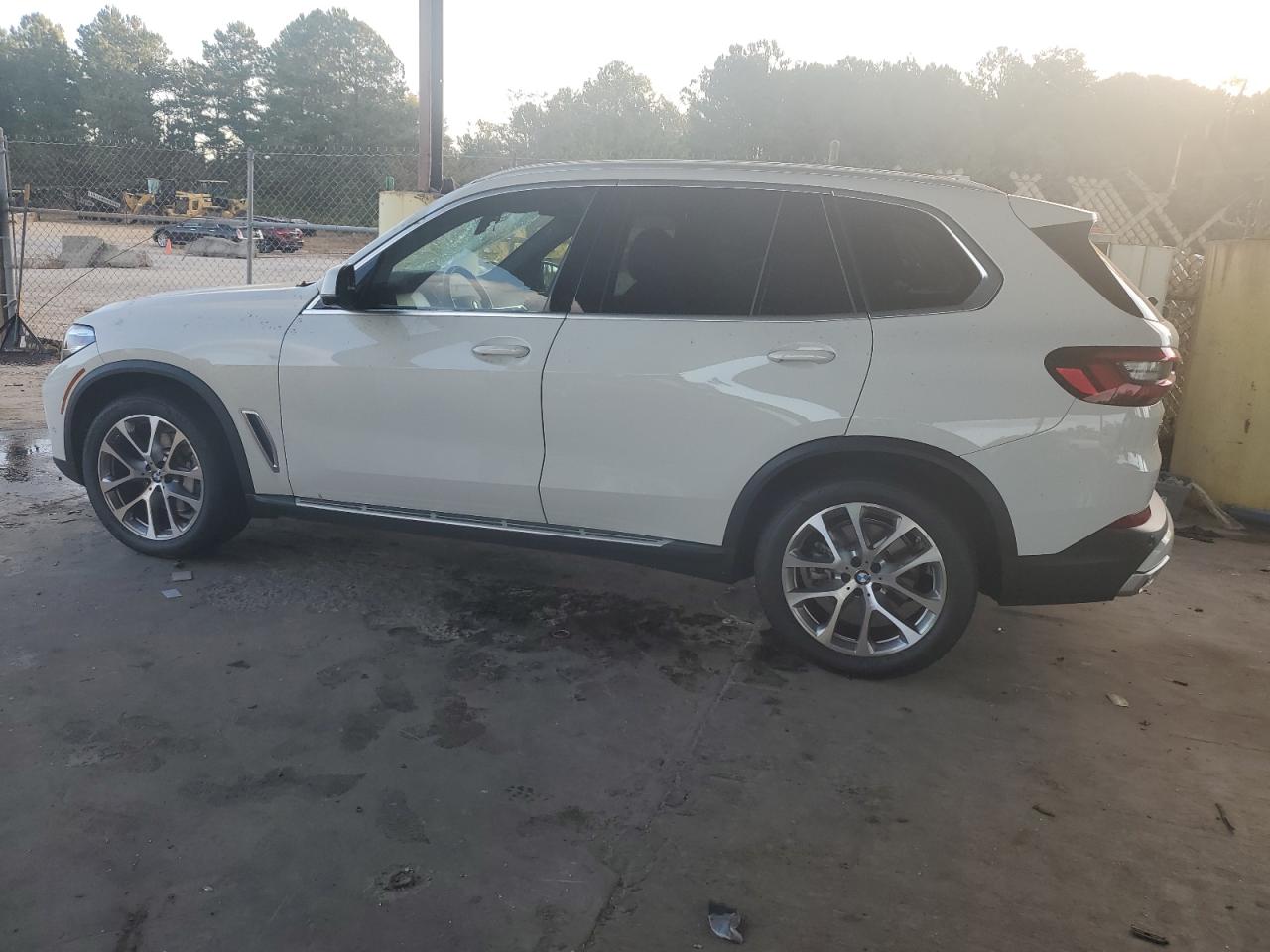 2023 BMW X5 - Image 2