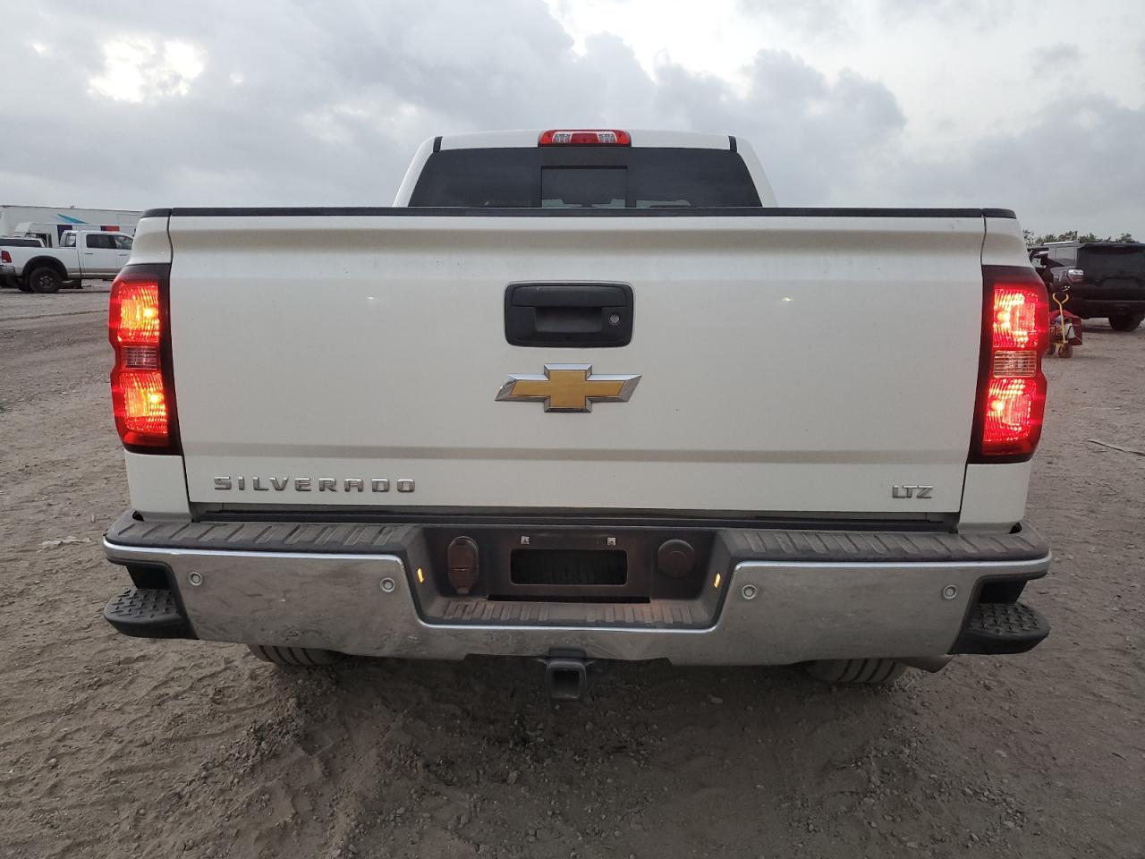 2014 Chevrolet Silverado - Image 6