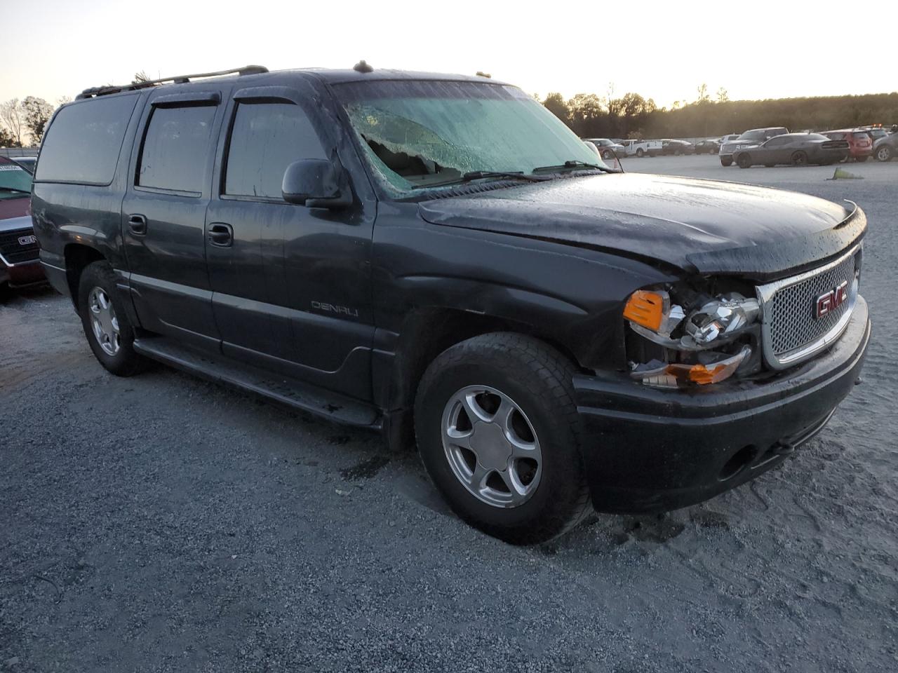 2003 GMC Yukon - Image 4