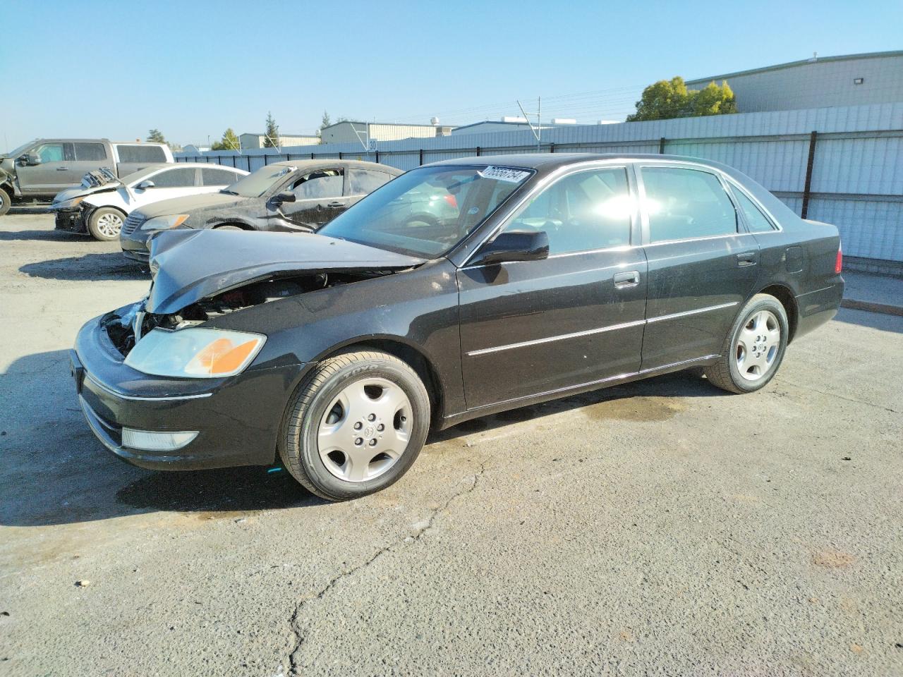 2004 Toyota Avalon - Image 1
