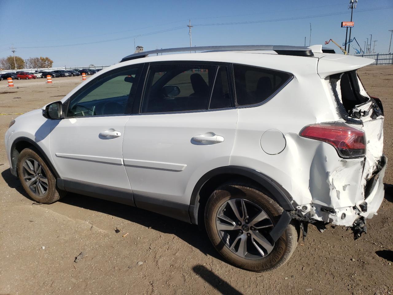 2016 Toyota RAV 4 - Image 2