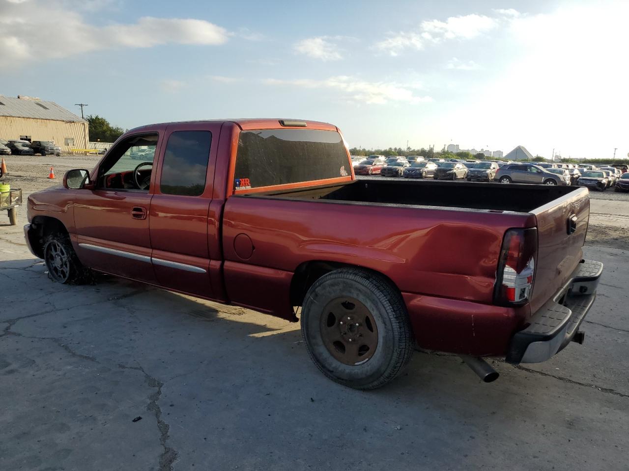2005 GMC Sierra - Image 2