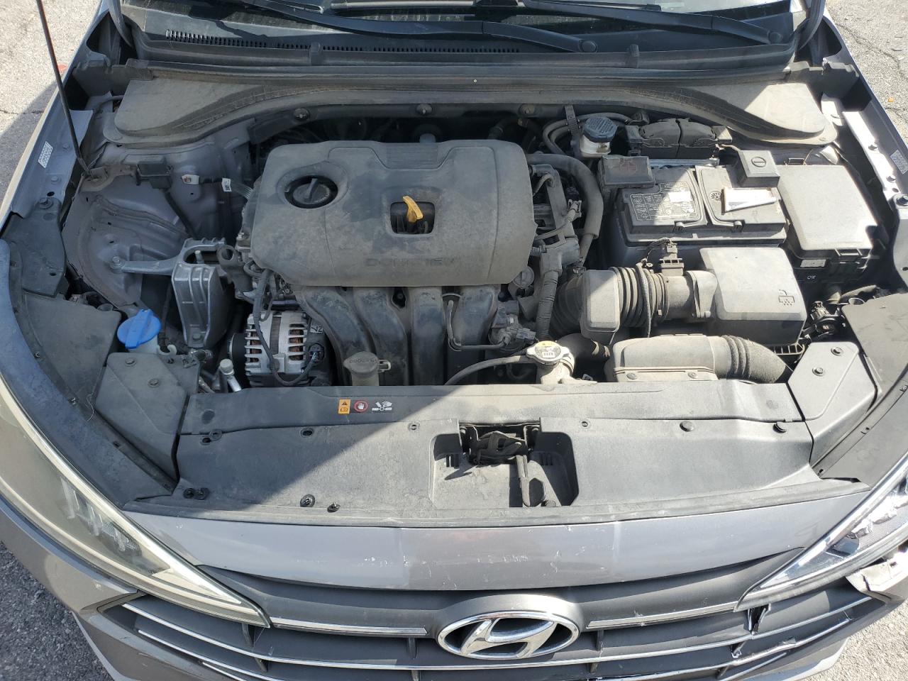 2020 Hyundai Elantra - Image 13