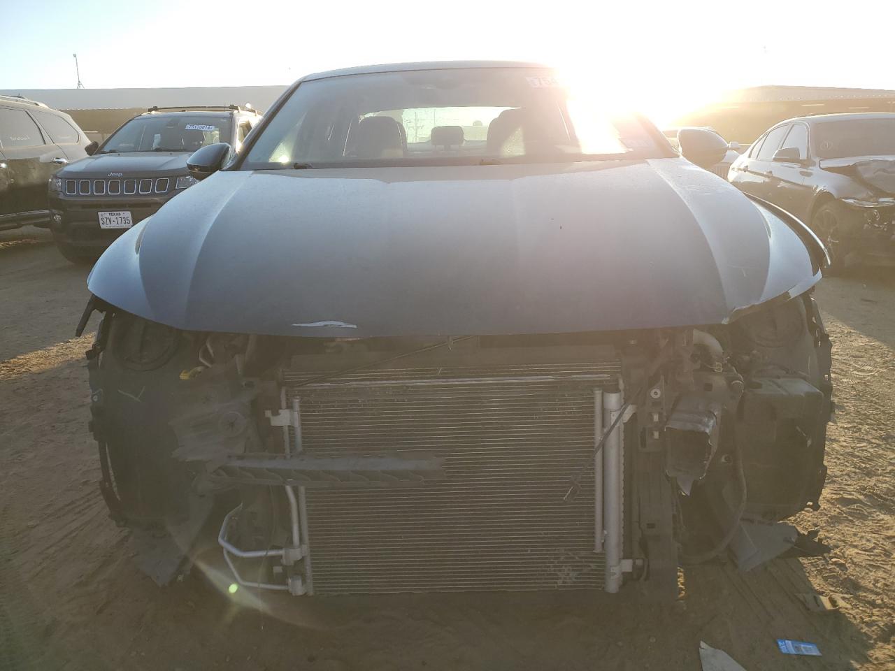 2019 Volkswagen Jetta - Image 5